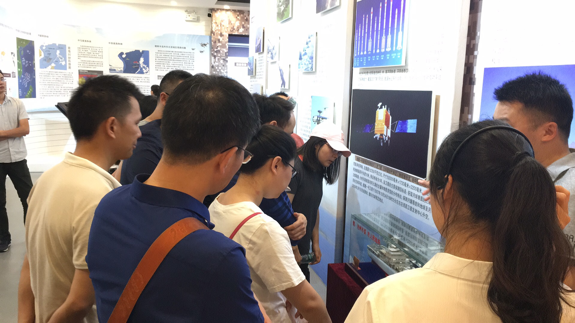 亿川党支部举行“重温革命历史 缅怀革命先烈”活动