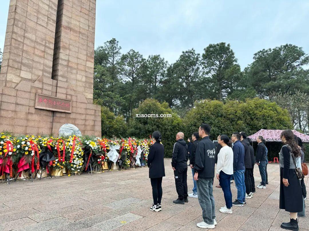 缅怀先烈，传承英魂——寄哀思于永恒丰碑之下